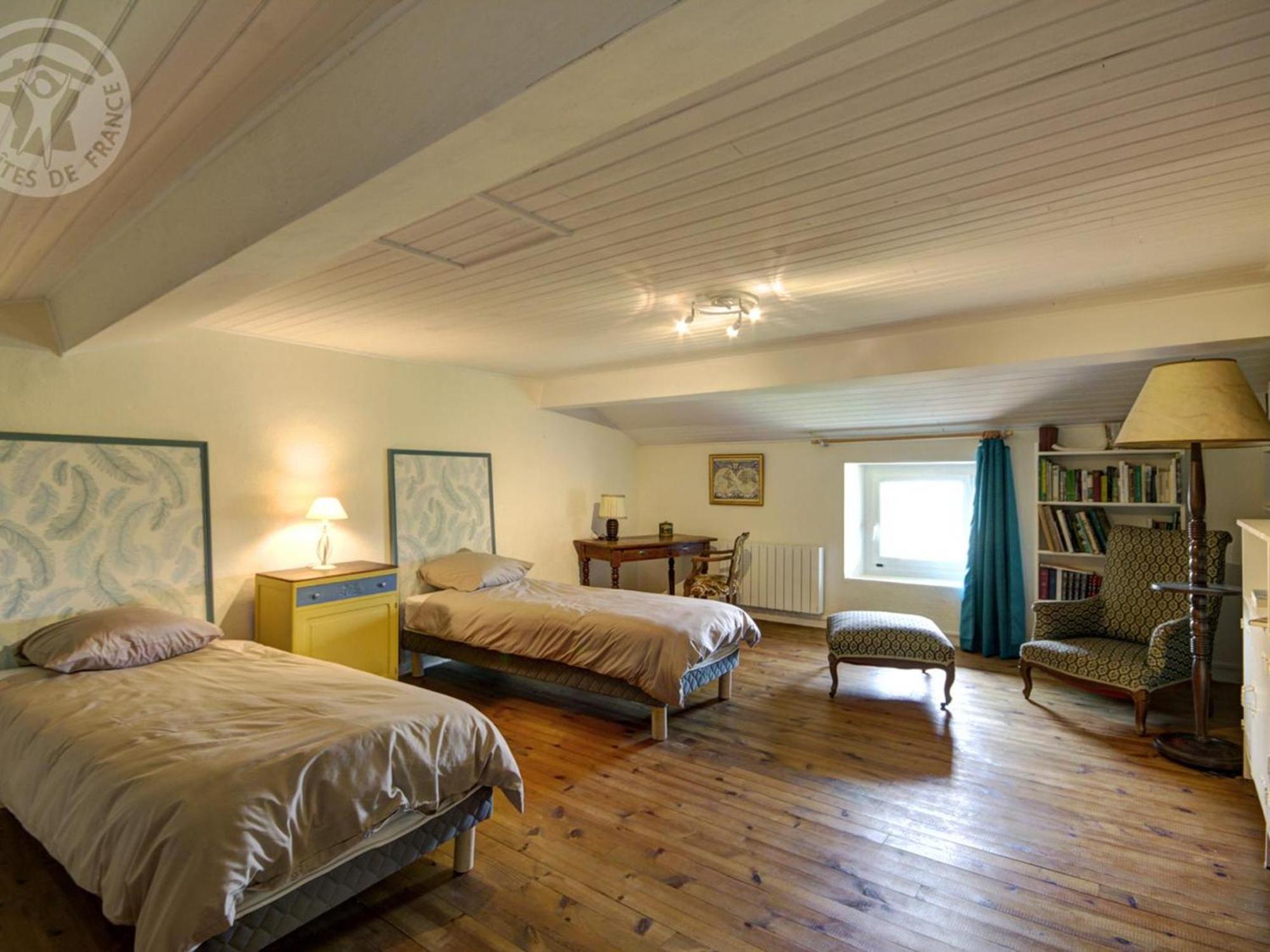 Gîte Montchal, 7 pièces, 14 personnes - FR-1-496-147 Esterno foto