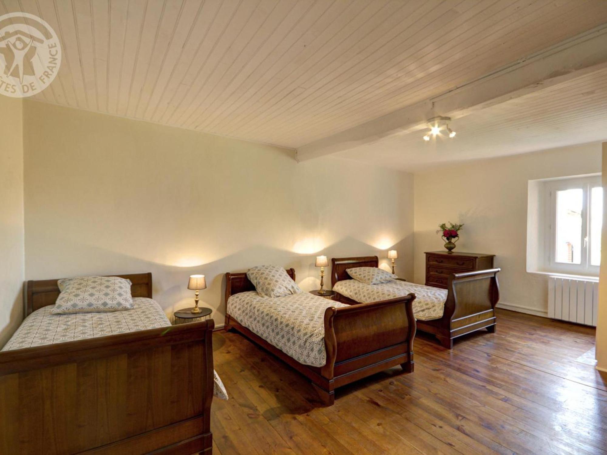 Gîte Montchal, 7 pièces, 14 personnes - FR-1-496-147 Esterno foto