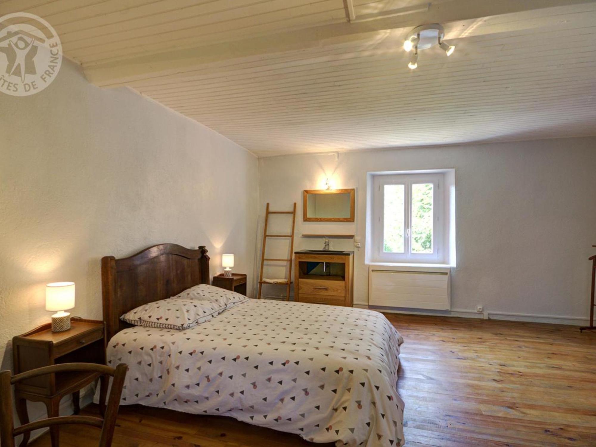 Gîte Montchal, 7 pièces, 14 personnes - FR-1-496-147 Esterno foto